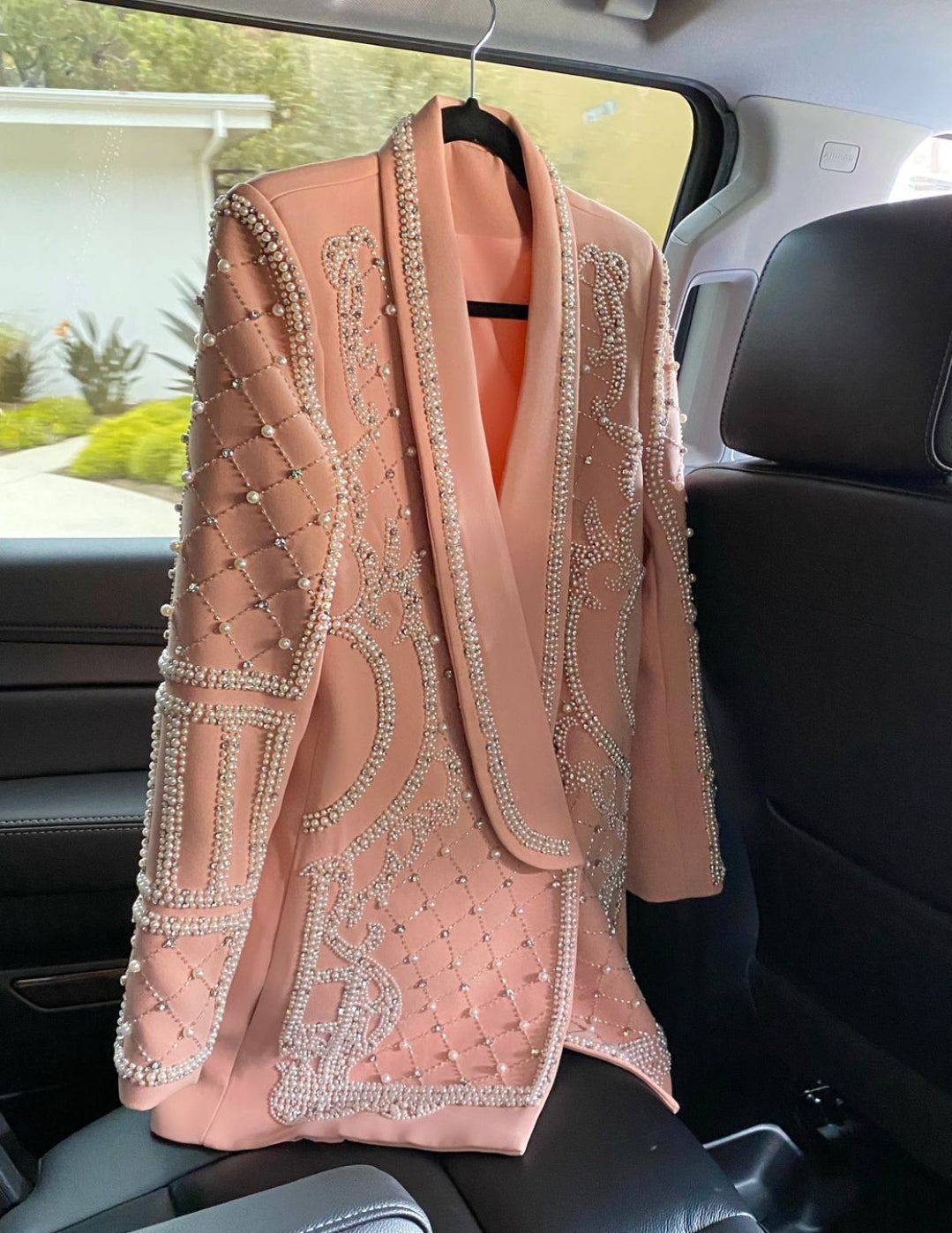 Blazer Élégance – Handmade Pearl Beaded