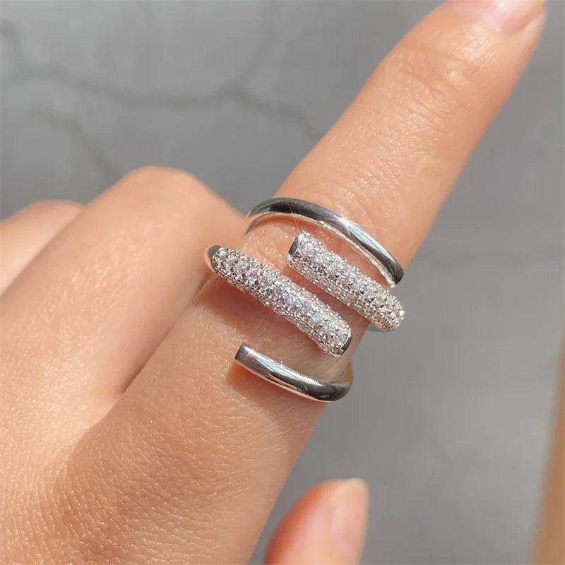 Elegance Twist - Bague Ajustable avec Zircon