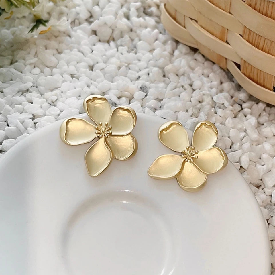 ZAKOL New Gold Color Matte Texture Metal Flower Earrings for Women Girls Exaggerated Fashion Party Jewelry Gifts