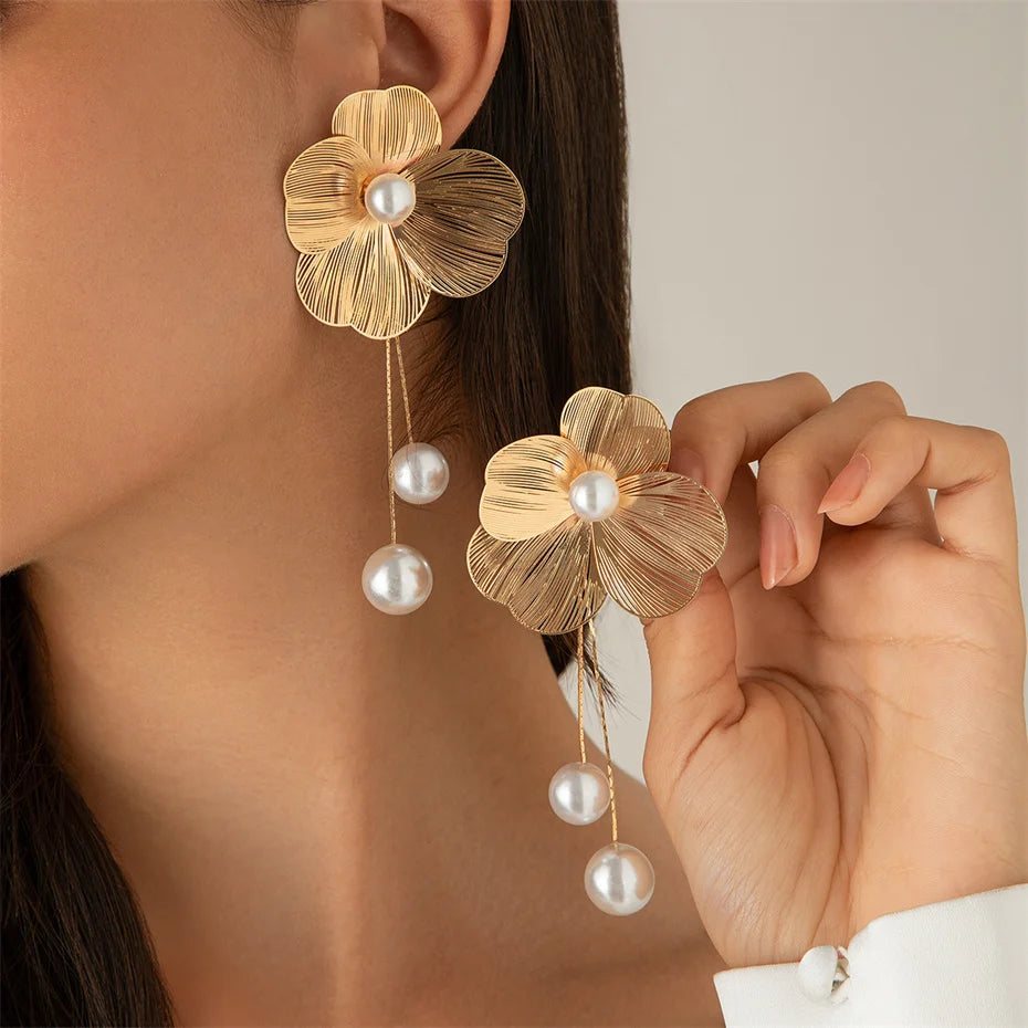 Romantic Flower Petal Long Tassel Drop Earrings for Women 2024 Trend Imitation Pearl Hanging Piercing Earrings Wed Jewelry Gift