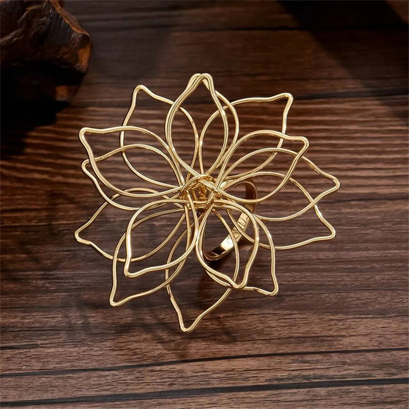 Fashion Gold Color Round Hollow Out Flower Big Ring For Women Trendy Metal Finger Ring Hip Hop Statement Party Jewelry