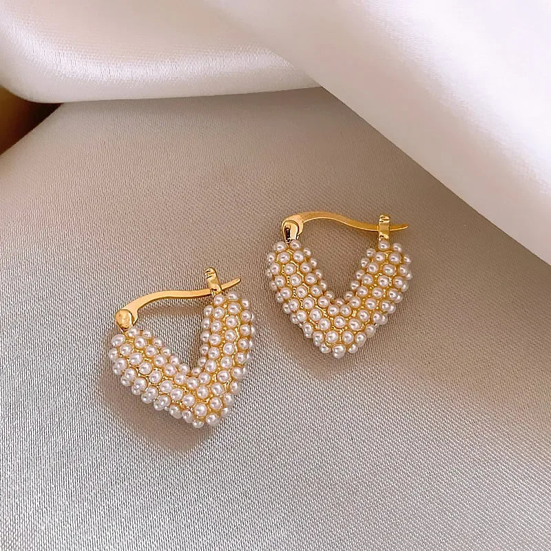 New Unique Style Pearl Heart Shaped Hoop Earrings Simple Versatile Elegant Luxury Accessories for Women‘s 2024 New Trend Jewelry