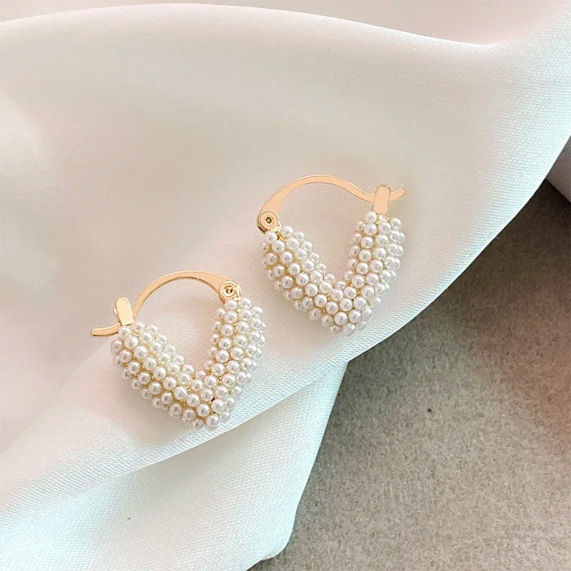 New Unique Style Pearl Heart Shaped Hoop Earrings Simple Versatile Elegant Luxury Accessories for Women‘s 2024 New Trend Jewelry