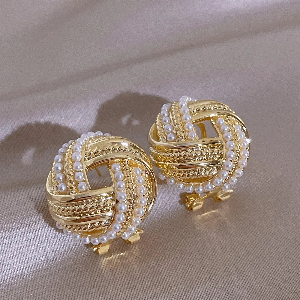 2024 New Design Imitation Pearl Stud Earrings for Women Exquisite Daily Wearable Earrings Elegant Wedding Jewelry Accessories