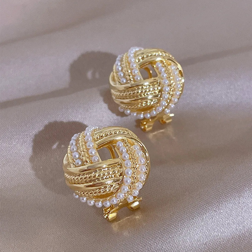 2024 New Design Imitation Pearl Stud Earrings for Women Exquisite Daily Wearable Earrings Elegant Wedding Jewelry Accessories