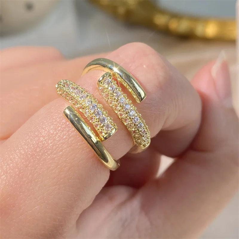 Elegance Twist - Bague Ajustable avec Zircon