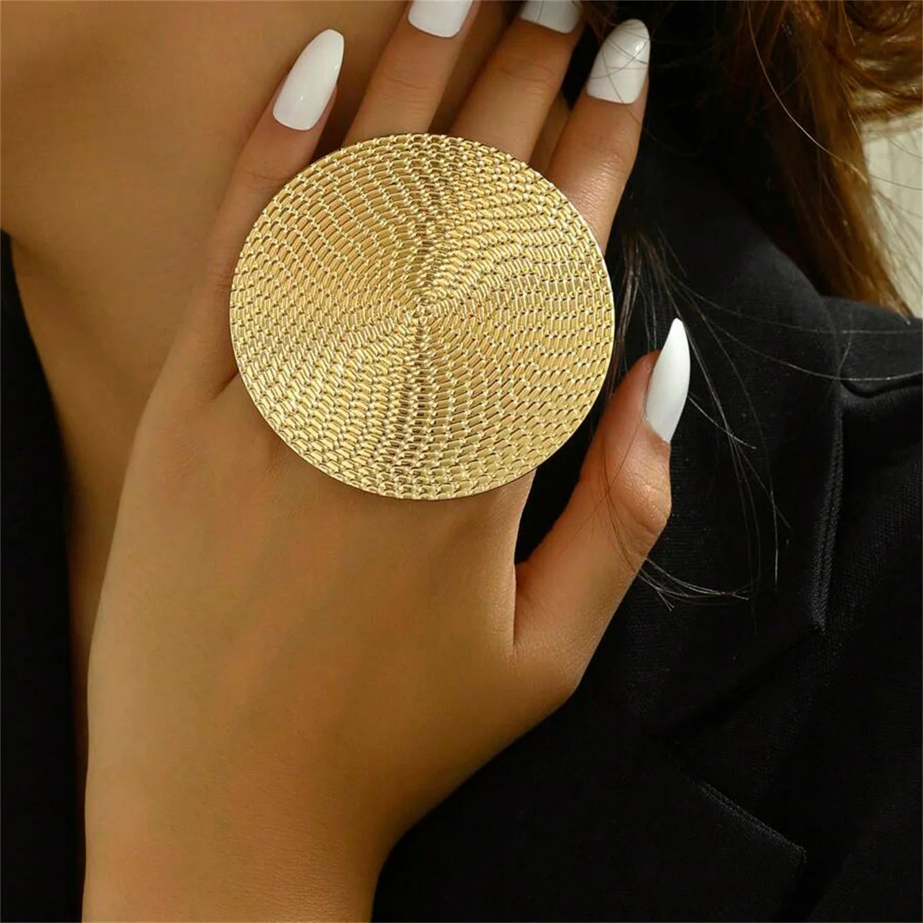 Fashion Gold Color Round Hollow Out Flower Big Ring For Women Trendy Metal Finger Ring Hip Hop Statement Party Jewelry