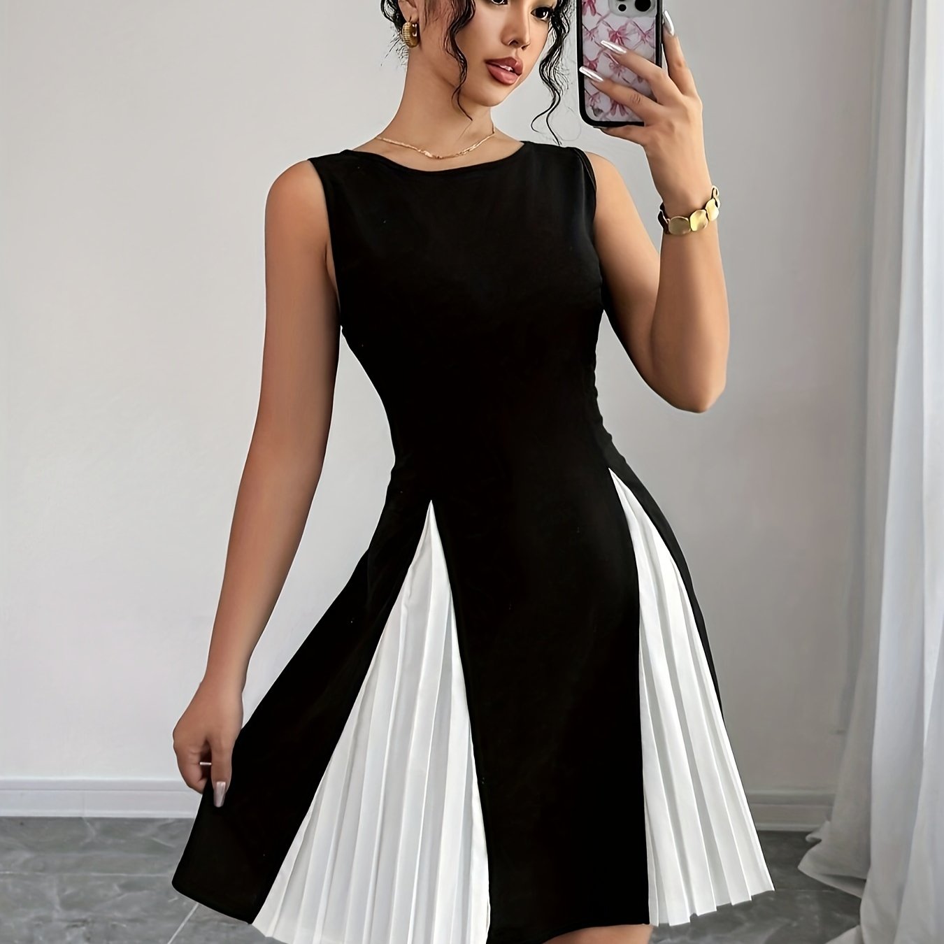 Elegant Color Block Sleeveless Dress - Crew Neck, Knee-Length with A-Line Skirt, Machine Washable - Perfect for Spring/Summer/Fall