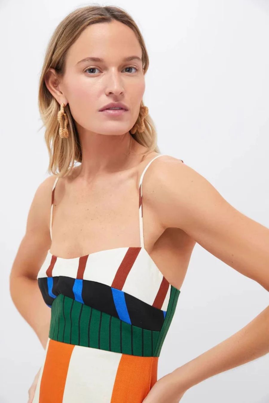 Robe midi rayée géométrique multicolore pour brunch, sortie ou week-end d’été